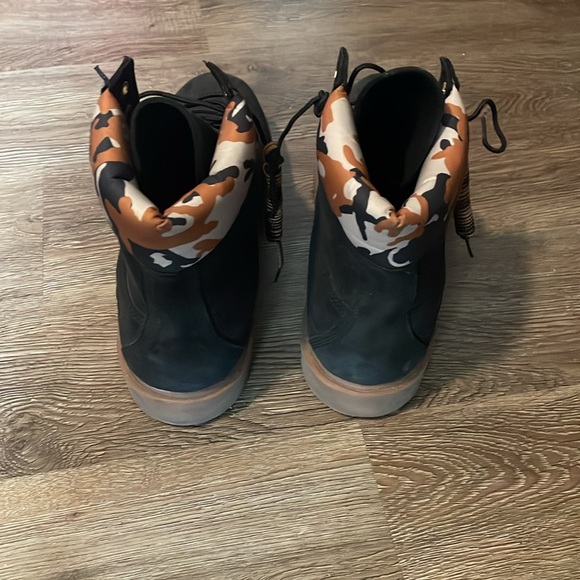 Size 12 black and camouflage Timberland comes in a timberland box - Picture 3 of 4